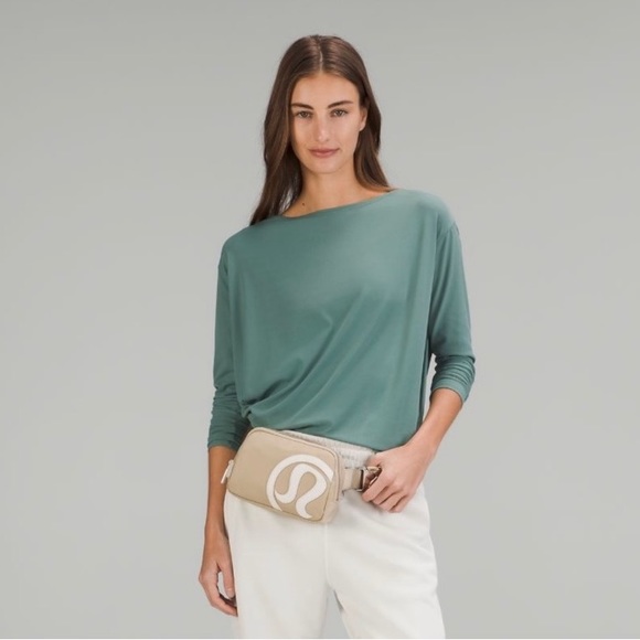 NWT lululemon belt bag trench white logo JUST IN SOLD OUT - Picture 7 of 9